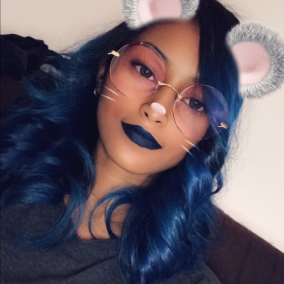 Meet your Posher, Andrea - Picture 3 of 5